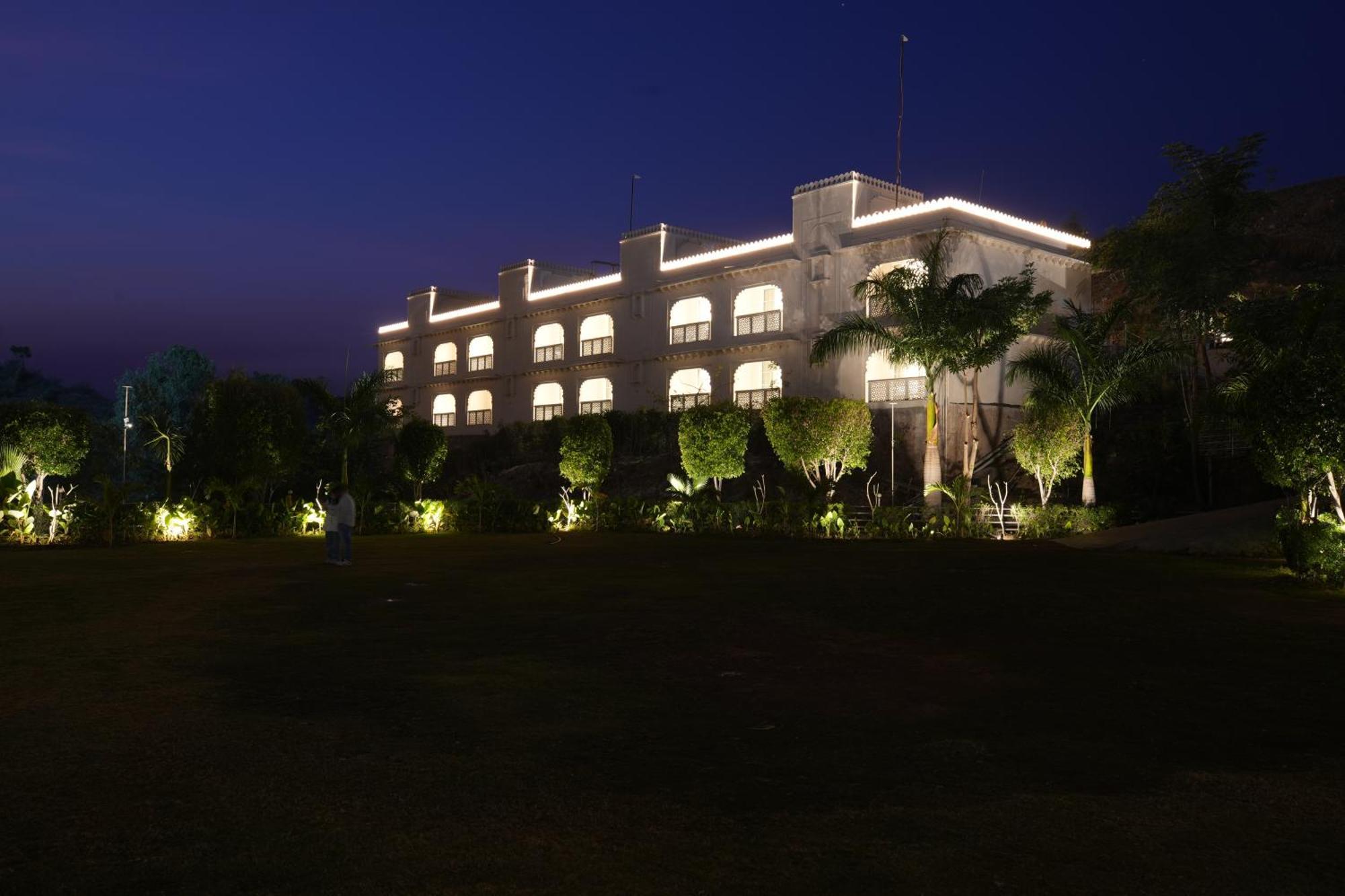 Sayaji Resorts & Spa Удайпур Экстерьер фото