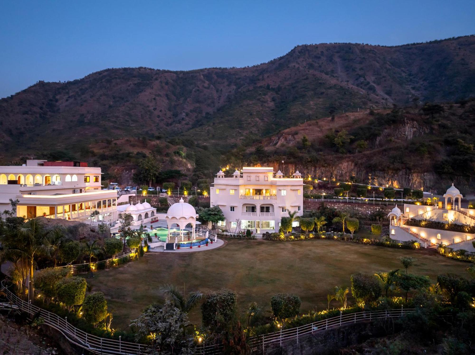Sayaji Resorts & Spa Удайпур Экстерьер фото