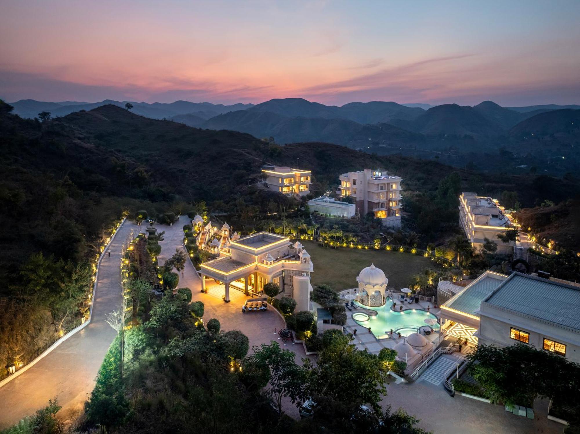 Sayaji Resorts & Spa Удайпур Экстерьер фото