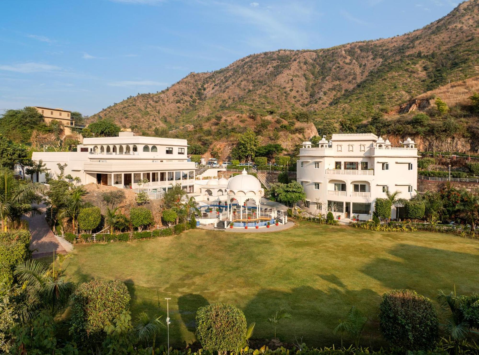 Sayaji Resorts & Spa Удайпур Экстерьер фото