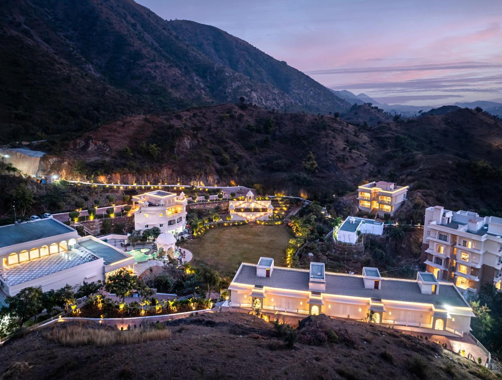 Sayaji Resorts & Spa Удайпур Экстерьер фото