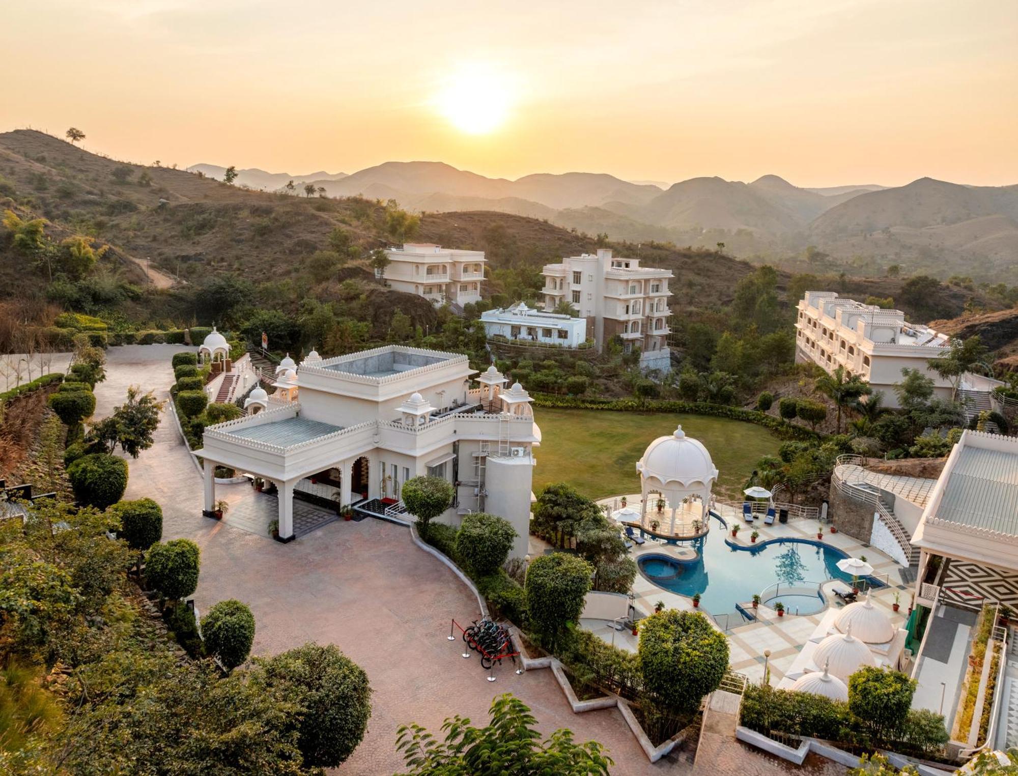 Sayaji Resorts & Spa Удайпур Экстерьер фото