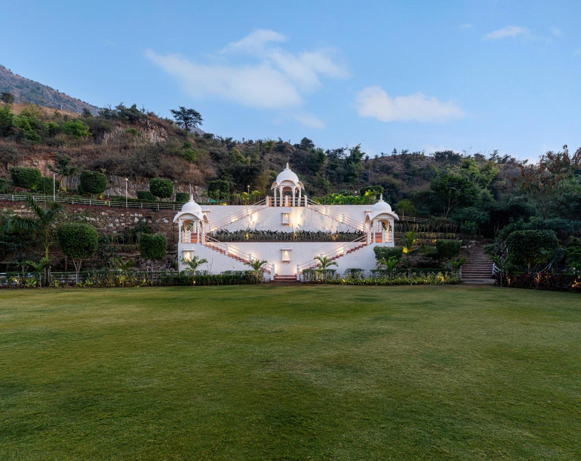 Sayaji Resorts & Spa Удайпур Экстерьер фото