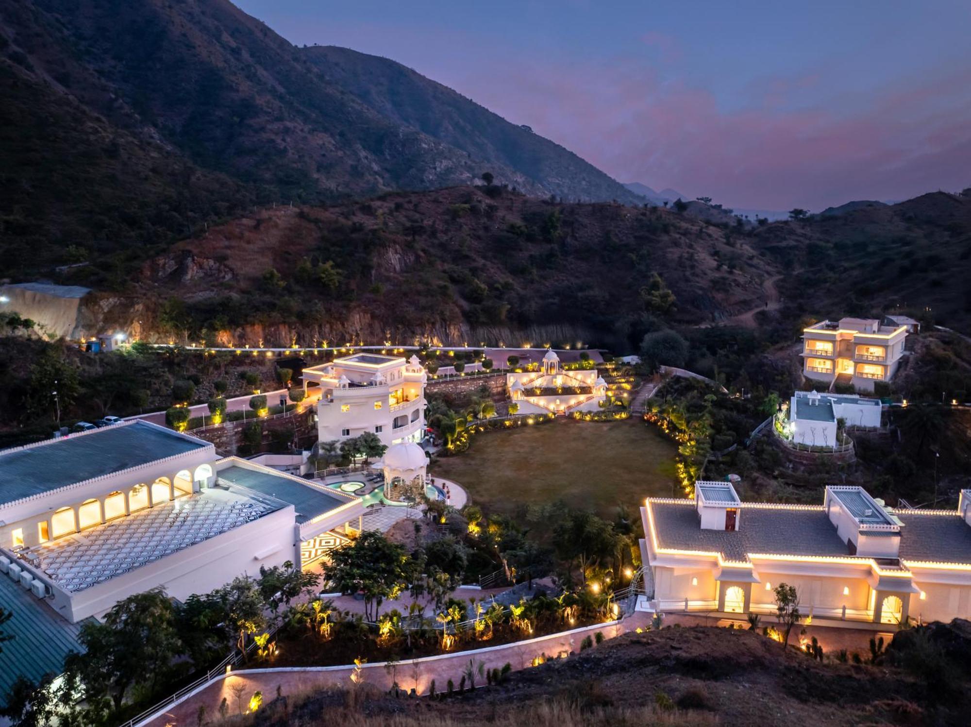 Sayaji Resorts & Spa Удайпур Экстерьер фото