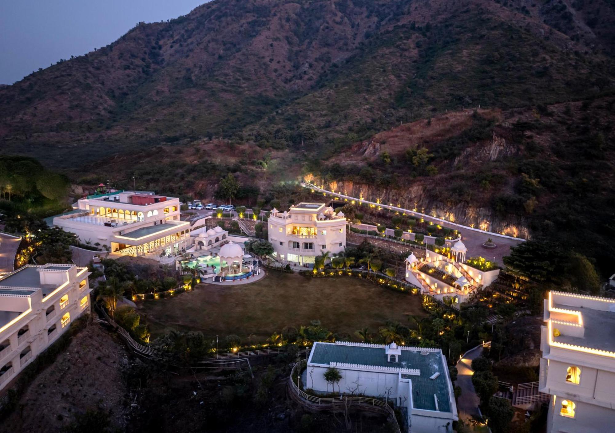Sayaji Resorts & Spa Удайпур Экстерьер фото